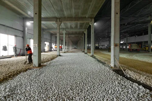 На складском комплексе «Лихачевский» закончен монтаж кровли и ограждающих конструкций