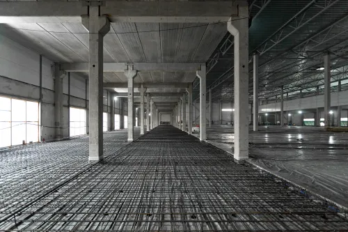 На складском комплексе «Лихачевский» закончен монтаж кровли и ограждающих конструкций