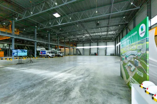 Комплекс по переработке отходов «Экотехнопарк Тула» ООО «Хартия» посетили заместитель председателя правительства России Дмитрий Патрушев и врио губернатора Тульской области Дмитрий Миляев.