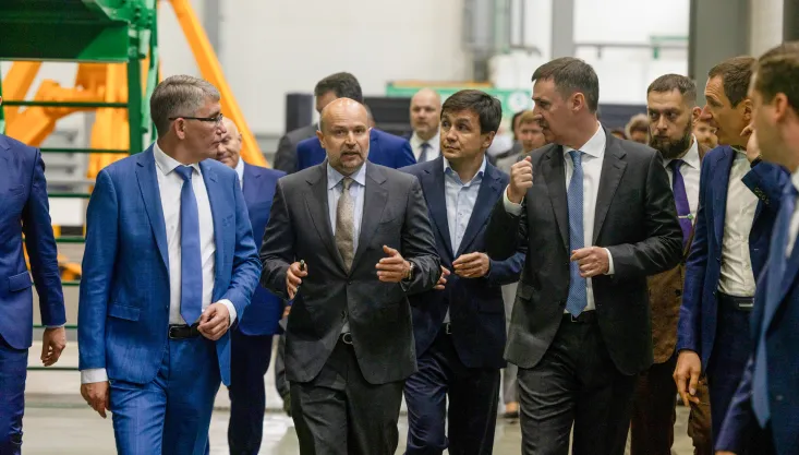 Комплекс по переработке отходов «Экотехнопарк Тула» ООО «Хартия» посетили заместитель председателя правительства России Дмитрий Патрушев и врио губернатора Тульской области Дмитрий Миляев.